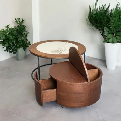 Seller · Τραπεζάκια